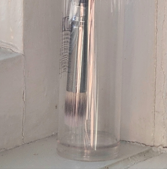 NIB IT COSMETICS HEAVENLY LUXE COMPLEXION BRUSH NO.7 - Picture 12 of 13